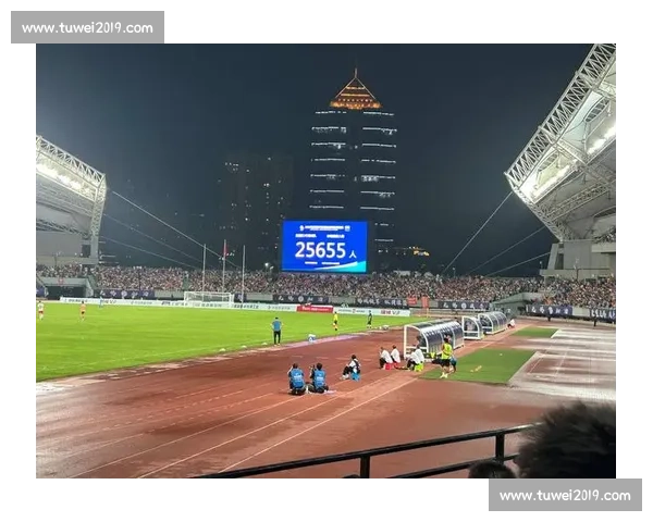 2.5 万球迷见证！常州队苏超榜尾战再陷 “笔画保卫战”