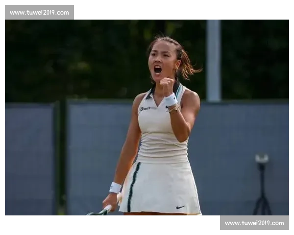 郑钦文发球破局!中国金花草地突围,袁悦张帅虽败犹荣