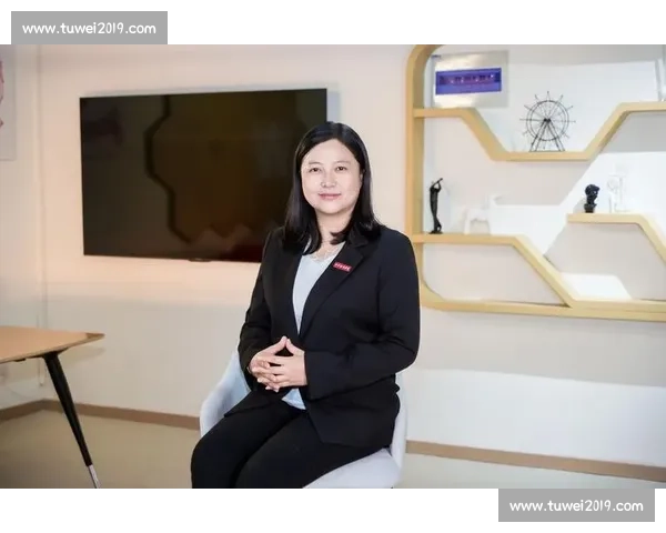 新老双星闪耀四强：女排名帅的传承与革新